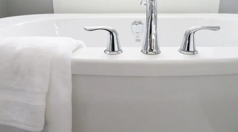 How to Get a Bathub White Again