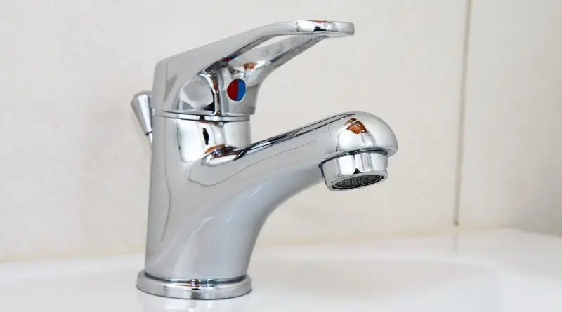 Preventing Water Stains on Stainless Steel Sink Preventing Water Stains on Stainless Steel Sink